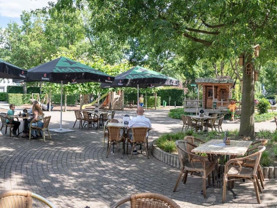 Vrijstaande Recreatievilla Met Ruime Omheinde Tuin Posterholt エクステリア 写真