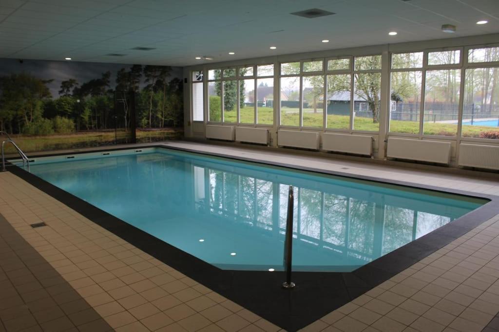 Vrijstaande Recreatievilla Met Ruime Omheinde Tuin Posterholt エクステリア 写真