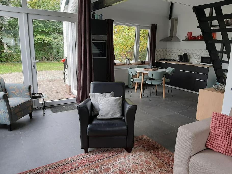 Vrijstaande Recreatievilla Met Ruime Omheinde Tuin Posterholt エクステリア 写真