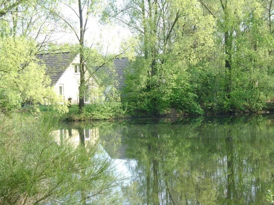 Vrijstaande Recreatievilla Met Ruime Omheinde Tuin Posterholt エクステリア 写真